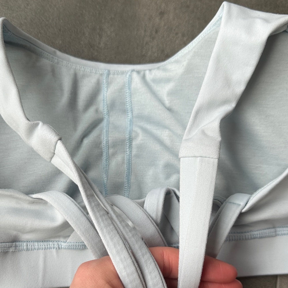 Lululemon Women's Baby Blue Sports Bra - Picture 4 of 5
